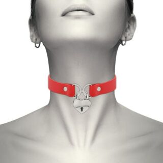 Collar de cuero vegano con corazon y llave