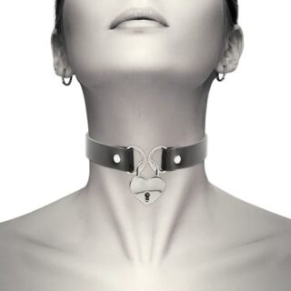 Collar de cuero vegano negro con corazon y llave